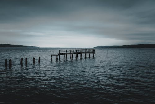 Kostenloses Stock Foto zu anlegesteg, boot, brücke