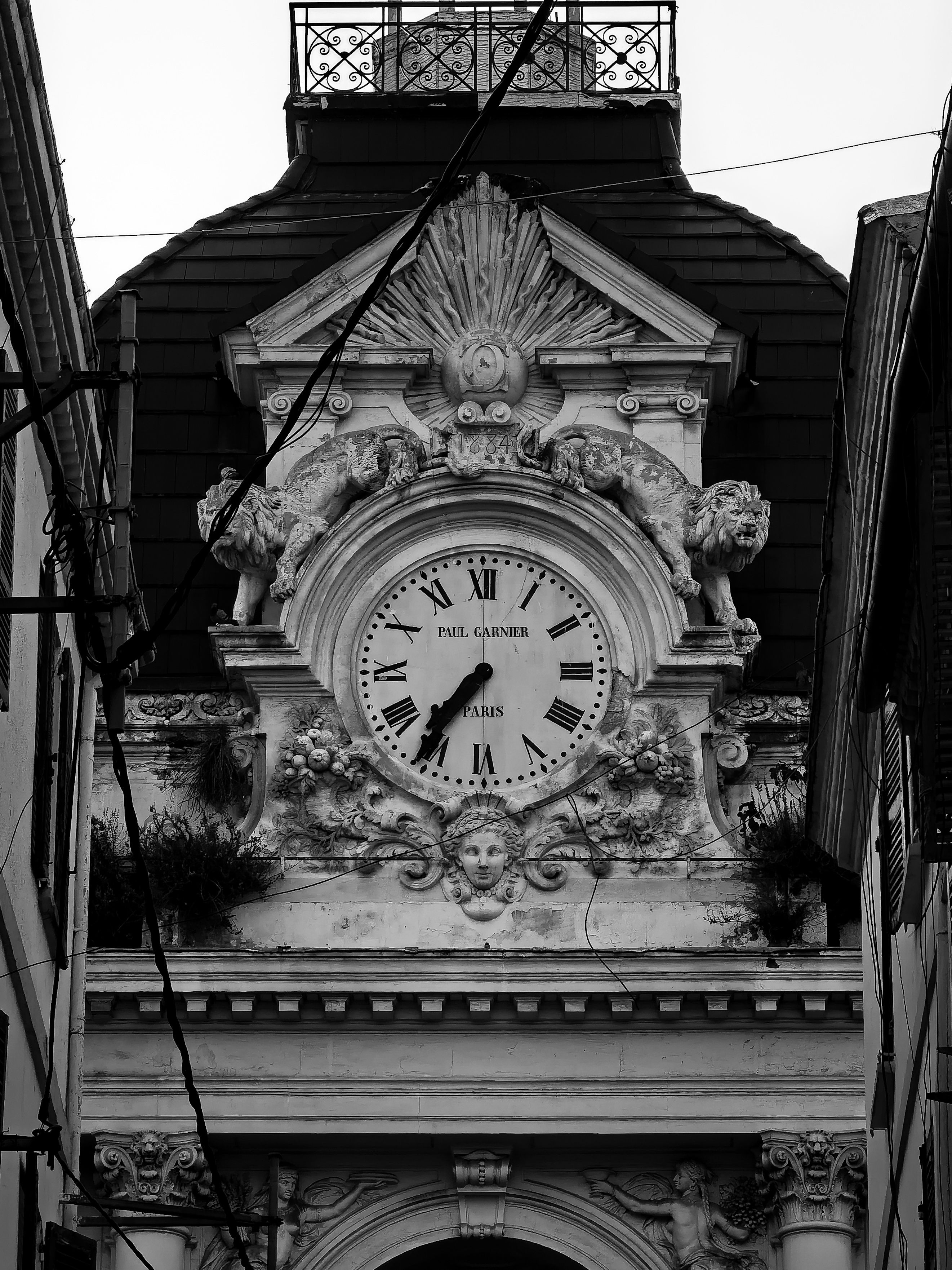 Clock Tower in Black and White · Free Stock Photo
