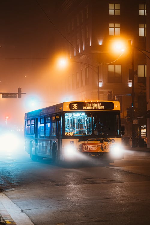 Foto Del Autobús Durante La Noche