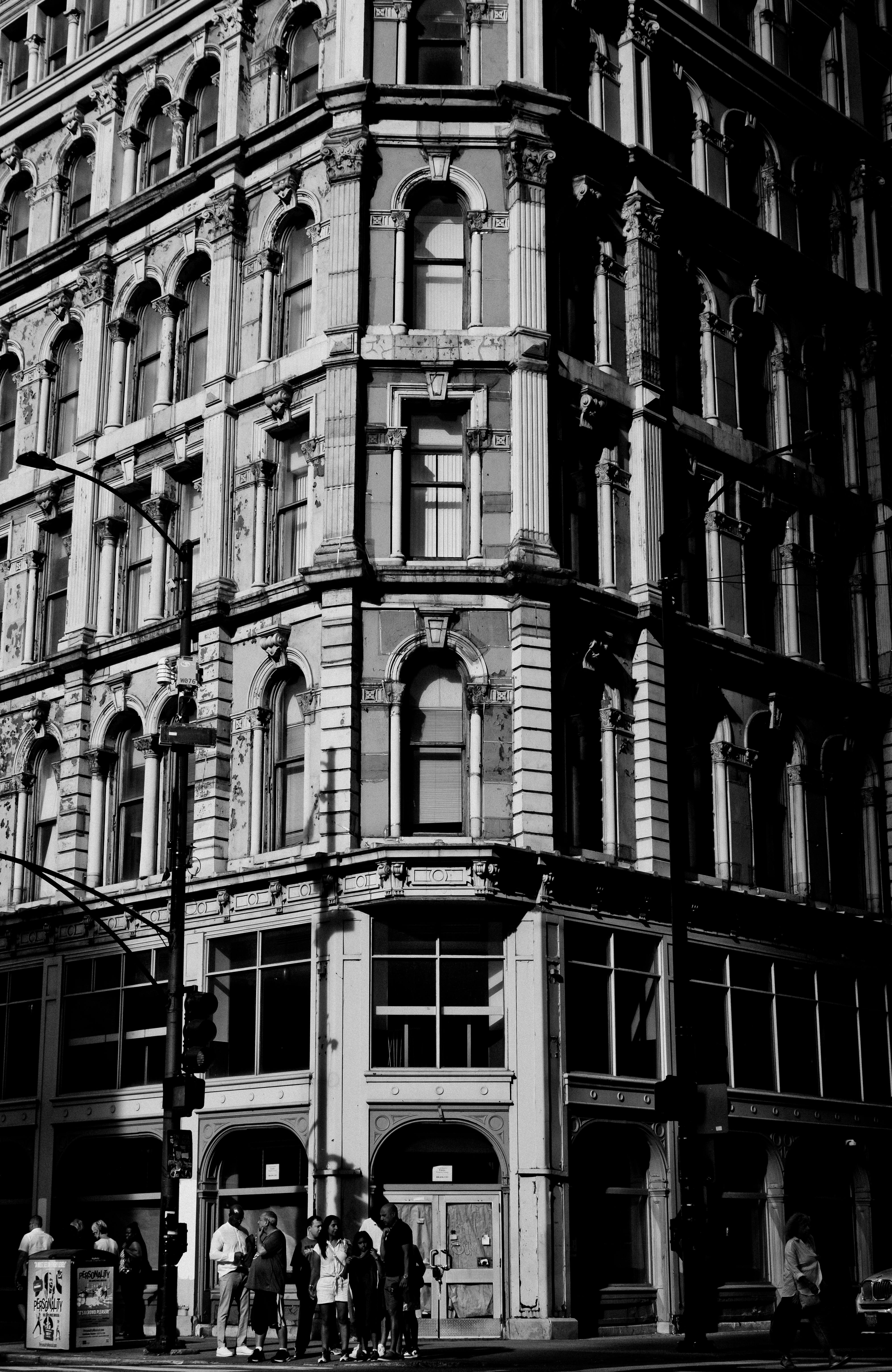 Free Classic black and white photo capturing the historic architecture of Chicago street corner. Stock Photo