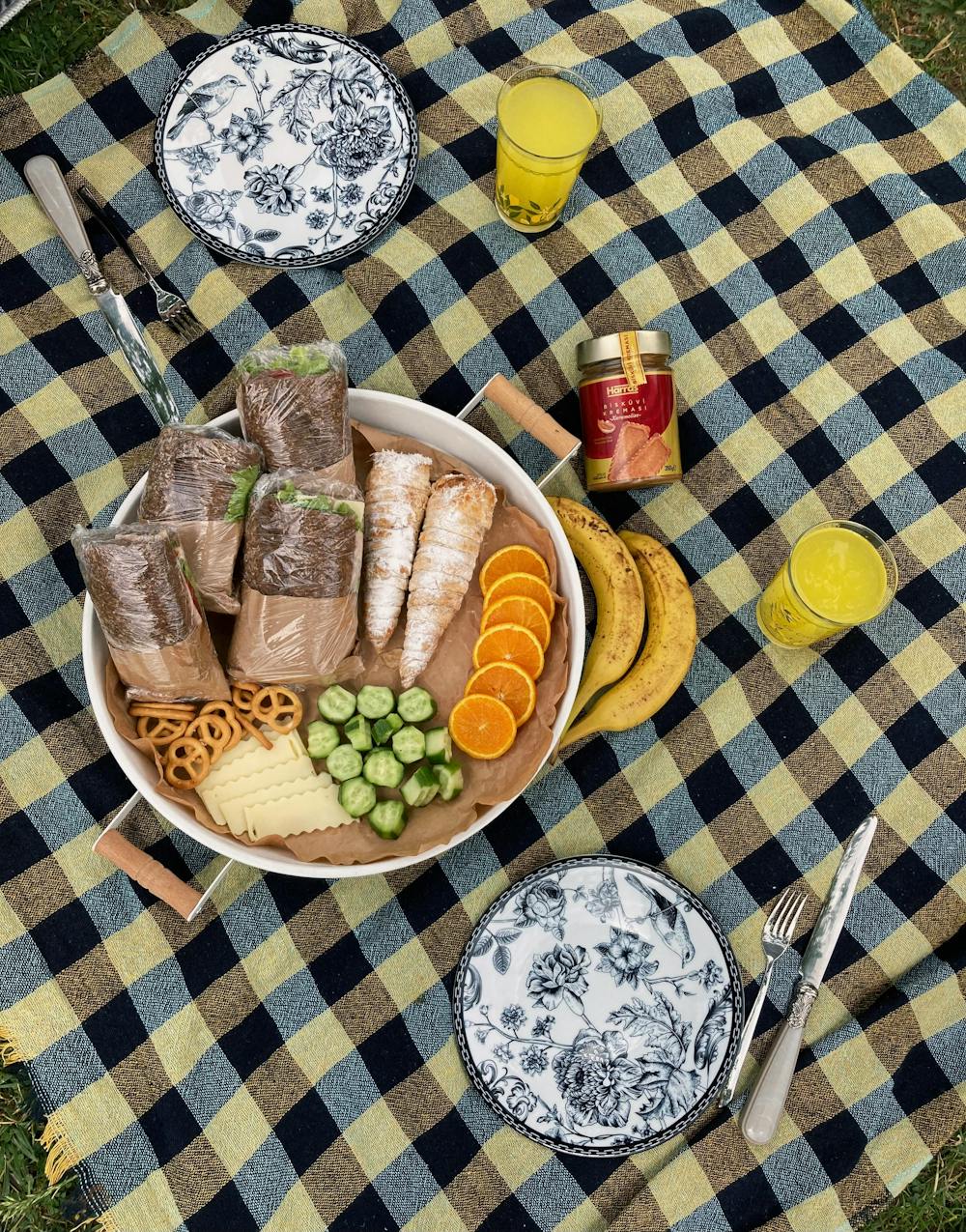 Buffalo Pretzel Sandwiches Buffalo Pretzel Sandwiches