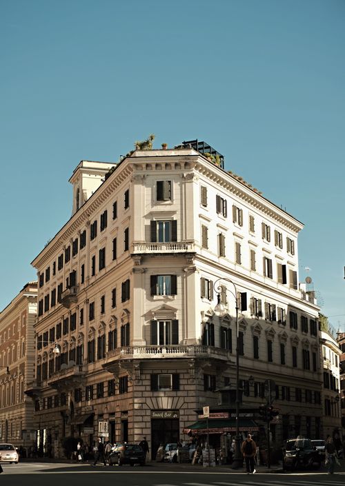 Free Historic building in Rome, Italy with classic architecture, under a clear sky, capturing urban beauty. Stock Photo