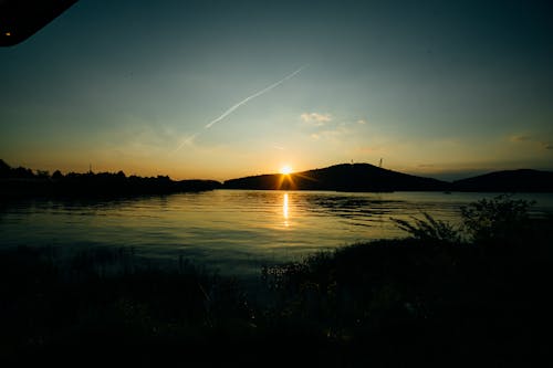 Free Body Of Water During Golden Hour Stock Photo