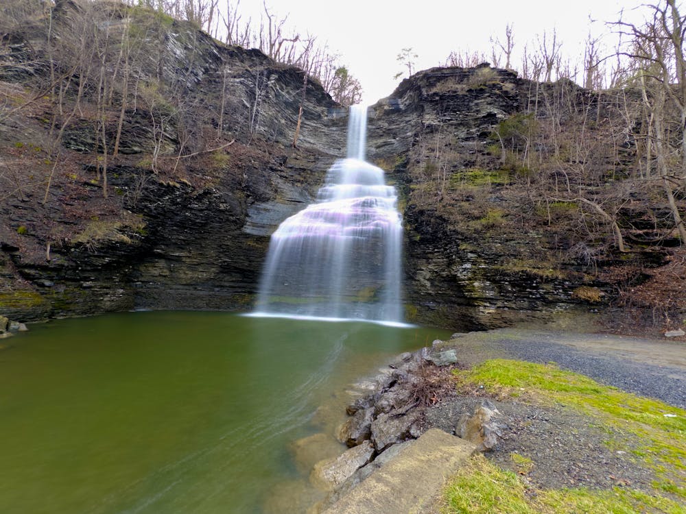 Foto d'estoc gratuïta de bella naturalesa, cascada, saltant d'aigua