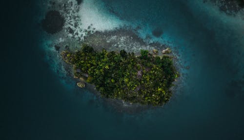 Free Aerial photography of a Green Island Stock Photo