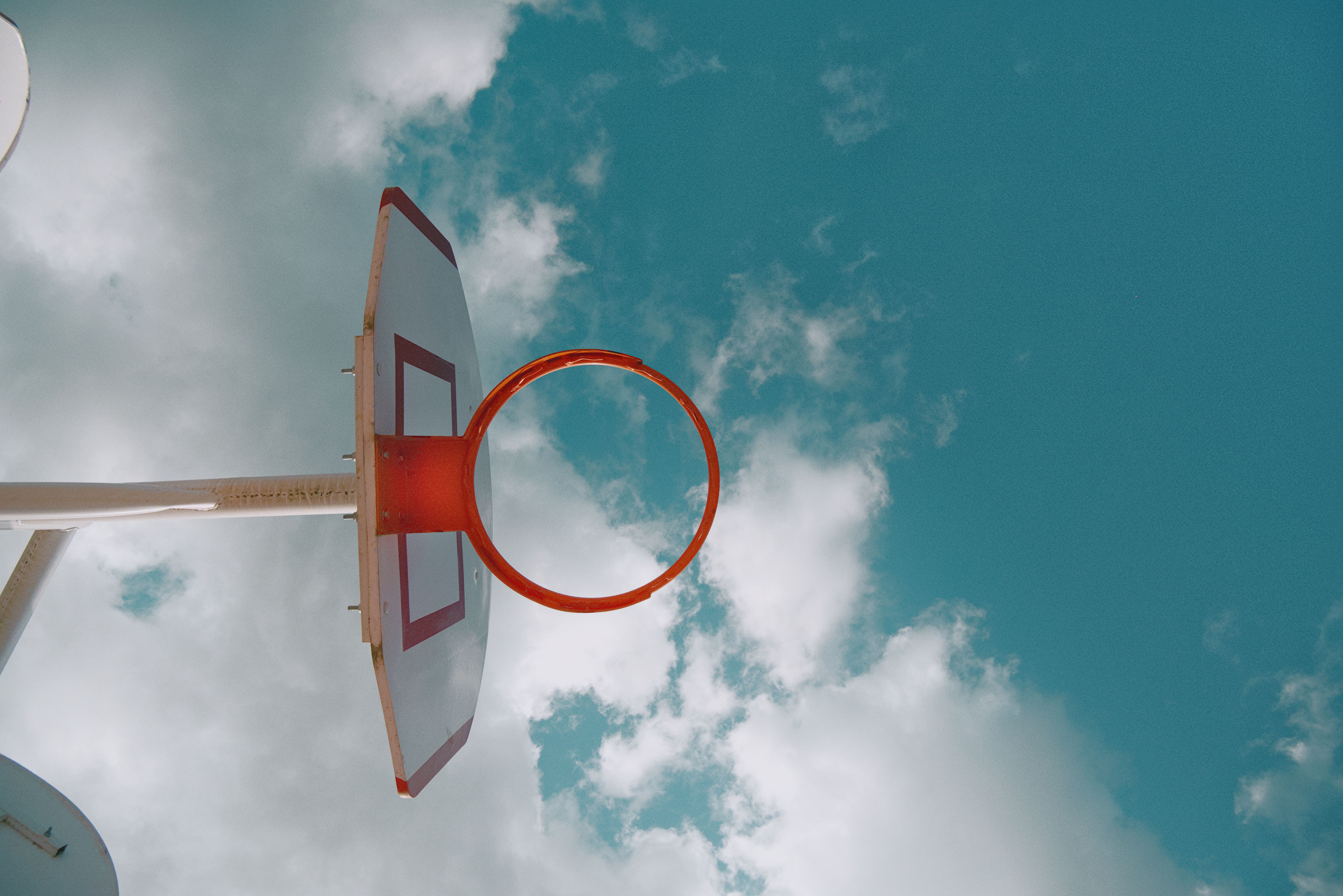 Unstoppable: How Underdog Athletes Are Rewriting the 2025 Playbook