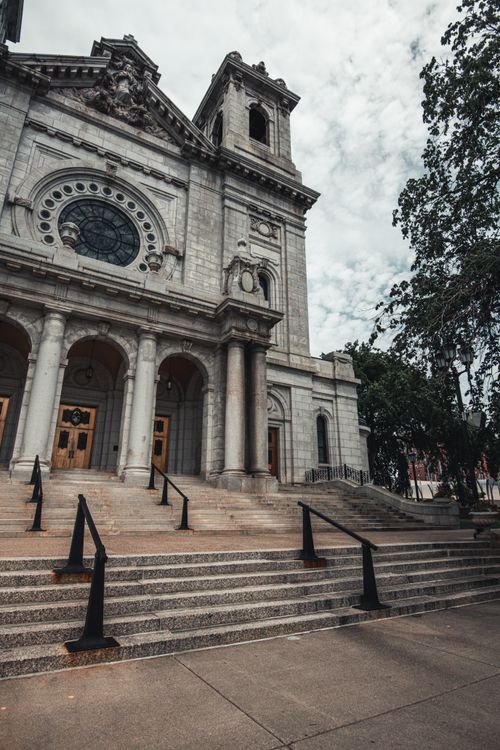 Free Capture of the majestic Basilica of Saint Mary in Minneapolis showcasing architectural grandeur. Stock Photo