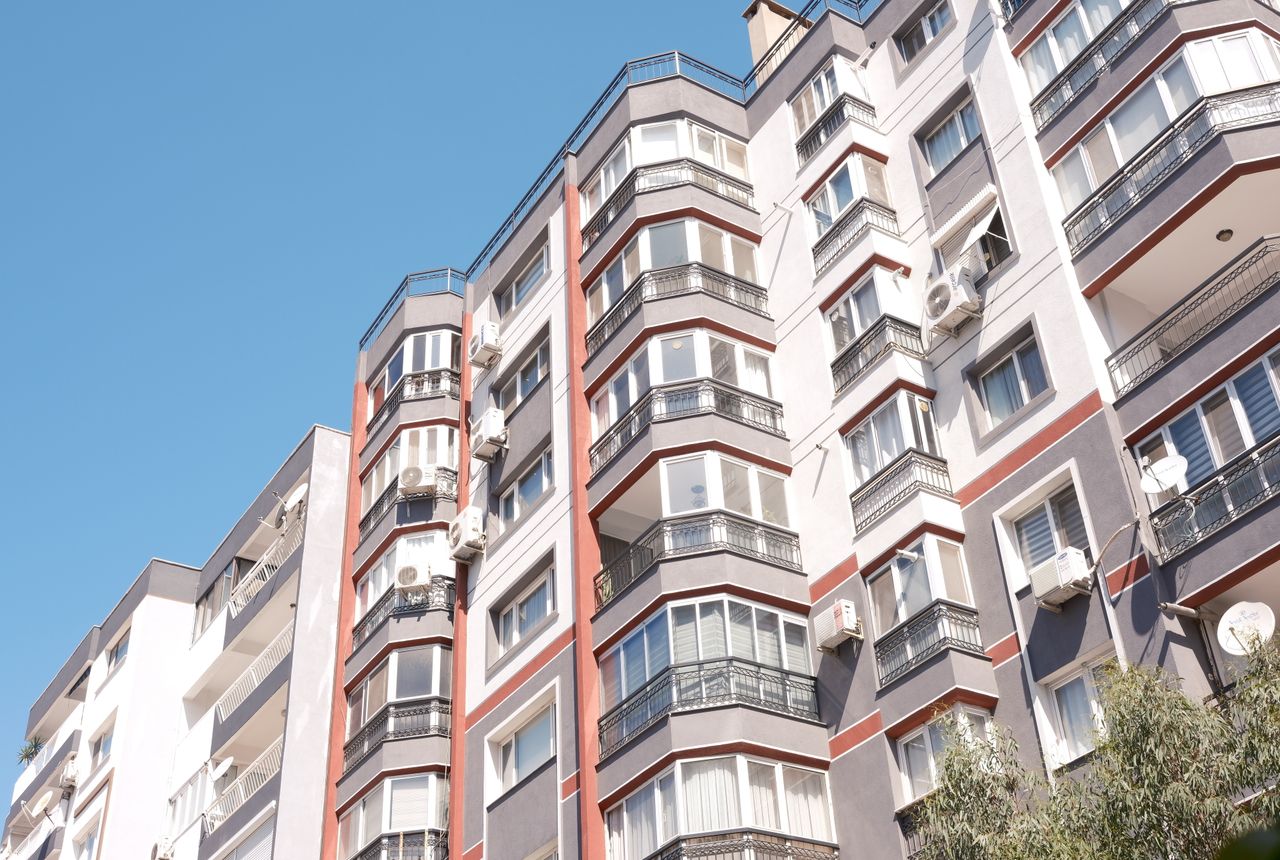 Flat & apartment removals Exminster — removals work in progress