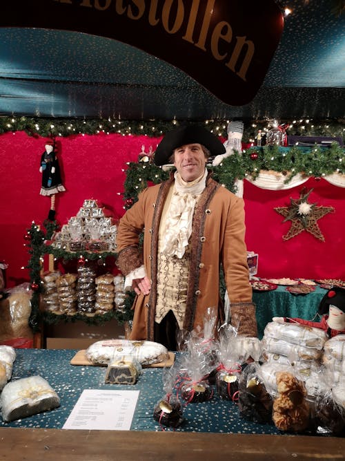 Free stock photo of christmas, christmas market, fruit loaf