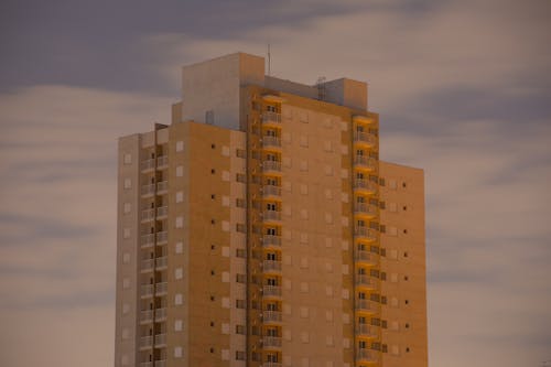 無料 茶色のコンクリートの建物 写真素材