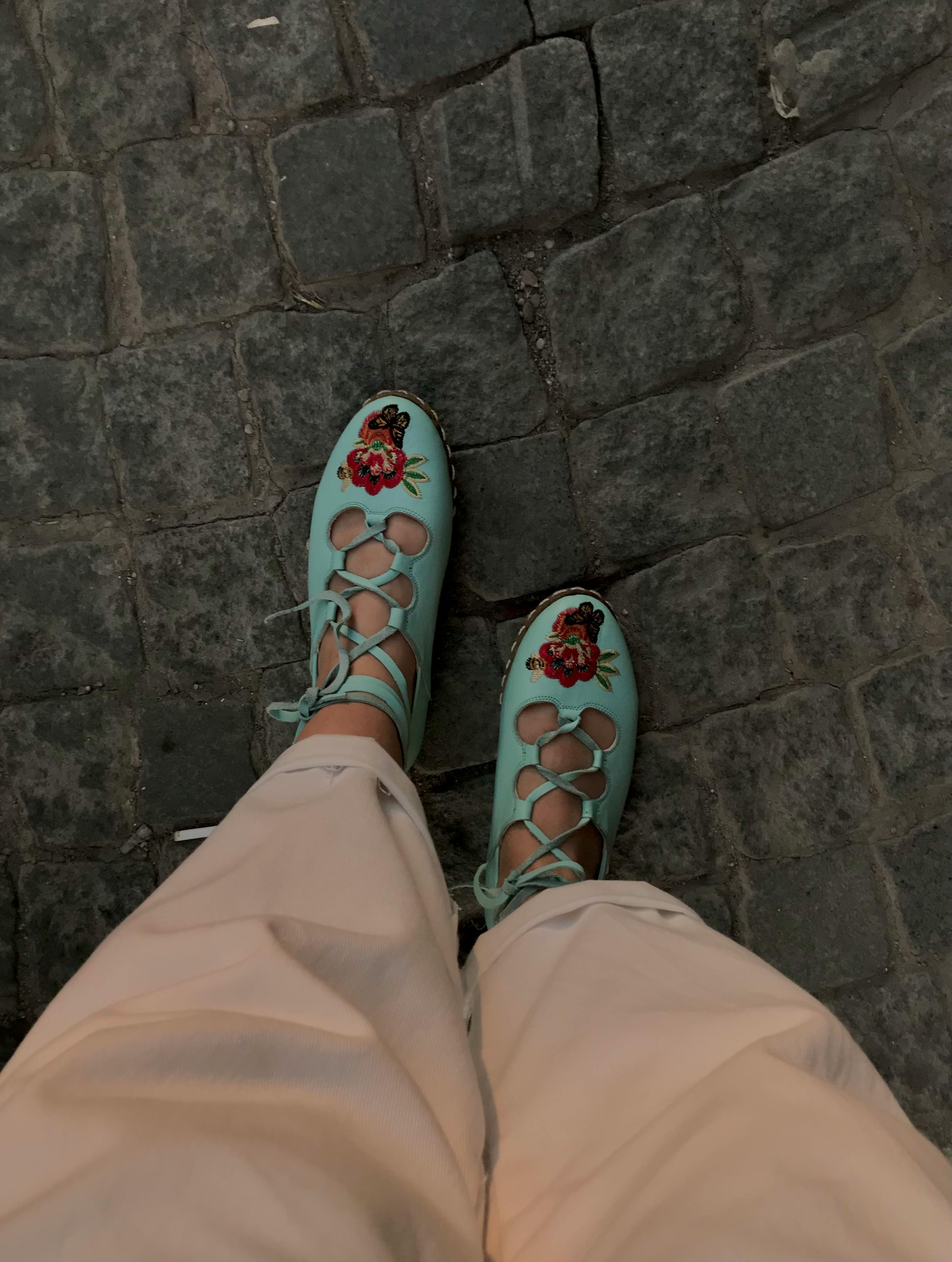 She Lives On Pump Shoes