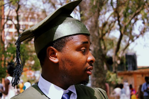 Kostnadsfri bild av afroamerikan, afroamerikansk man, akademisk examen