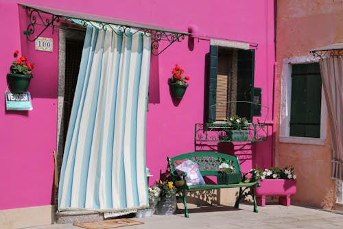 A Casa Rosa Brilhante Em Veneza, Itália.