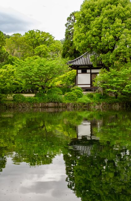 Japan's Three Great Gardens: Kairakuen, Kenrokuen, Korakuen