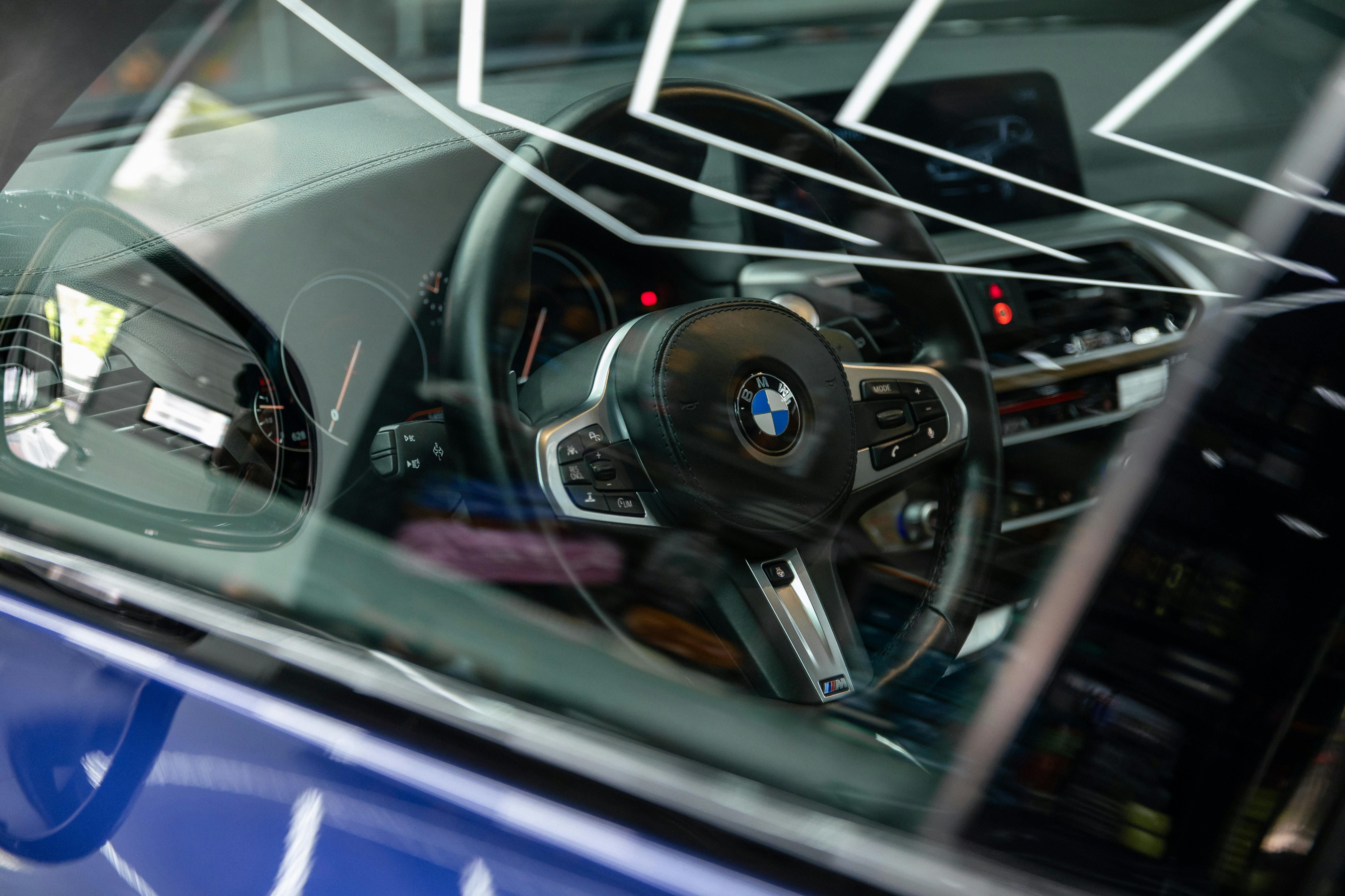 Трансграничный шоппинг автомобилей: преимущества и правовые соображения в 2025 году