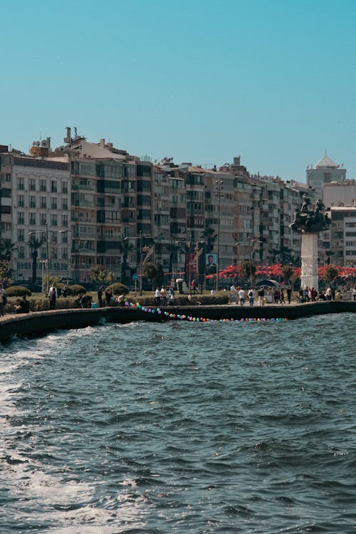 A view of the water and buildings in istanbul