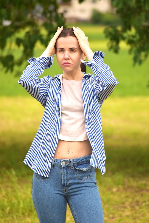 Gratis lagerfoto af ansigtsudtryk, blå jeans, depression