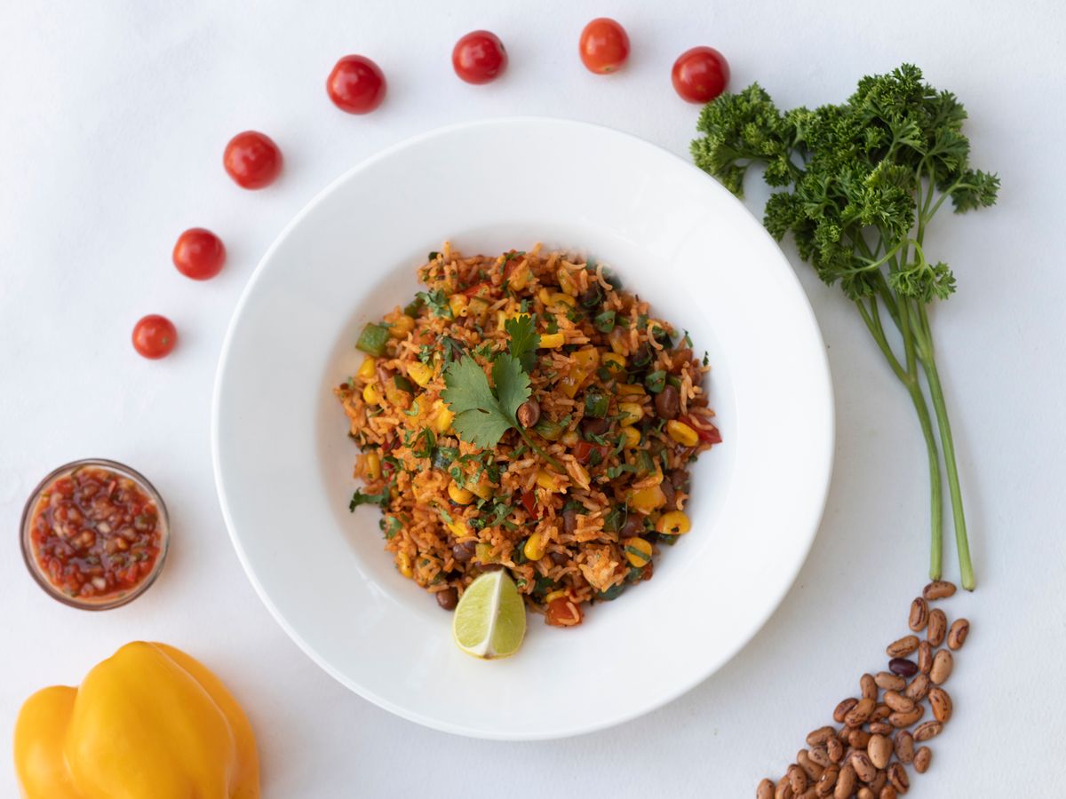 Arroz rojo mexicano con pollo, receta con su lista de la compra
