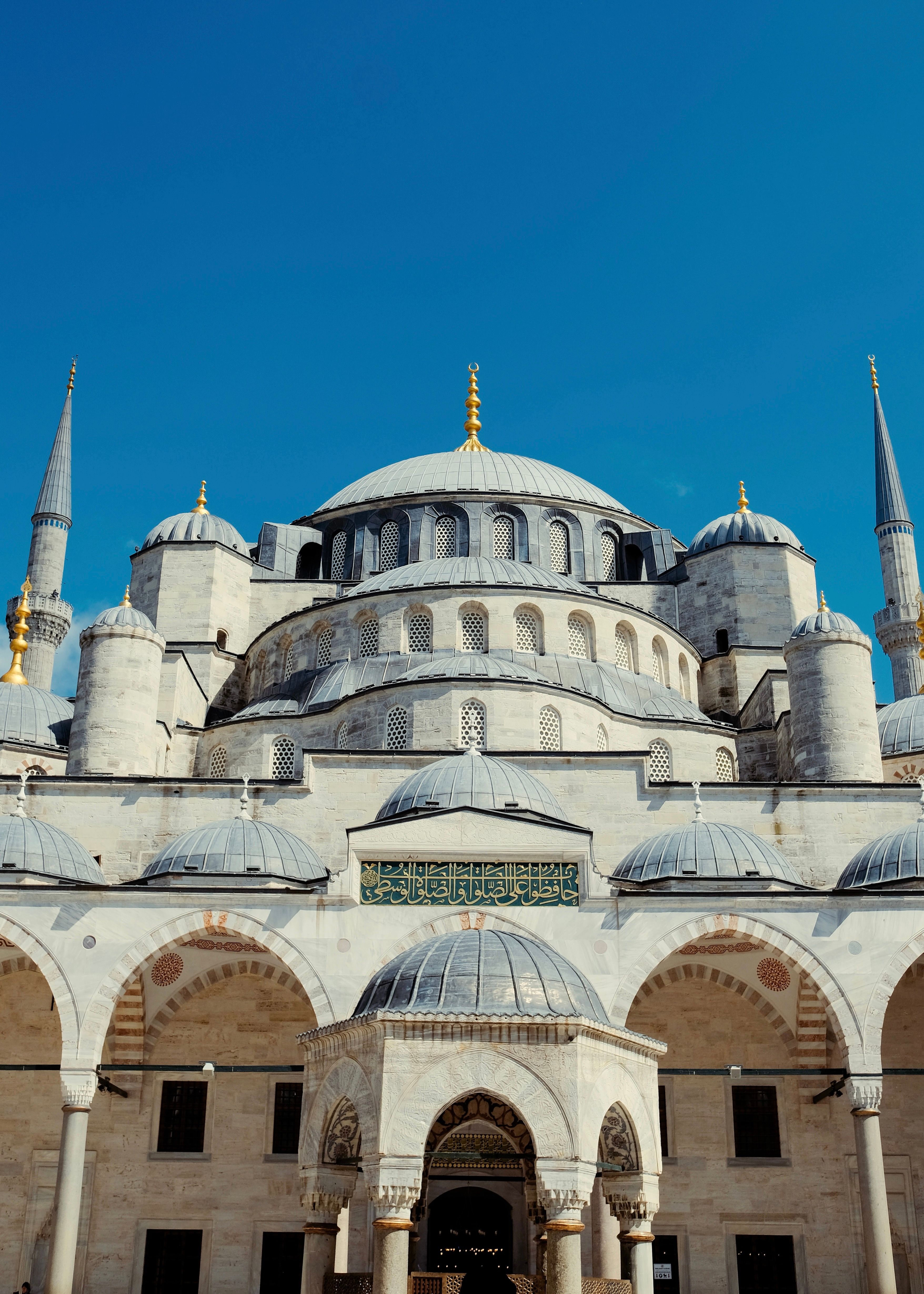 Entrance of The Blue Mosque in Turkiye · Free Stock Photo