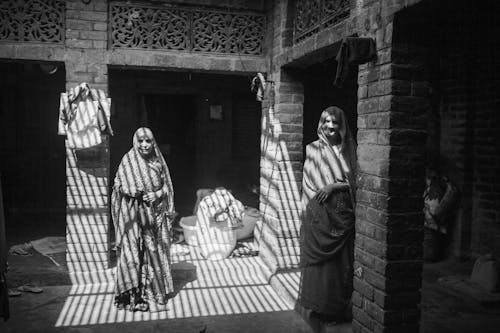 Gratis lagerfoto af gårdhave, indisk kultur, kvinder