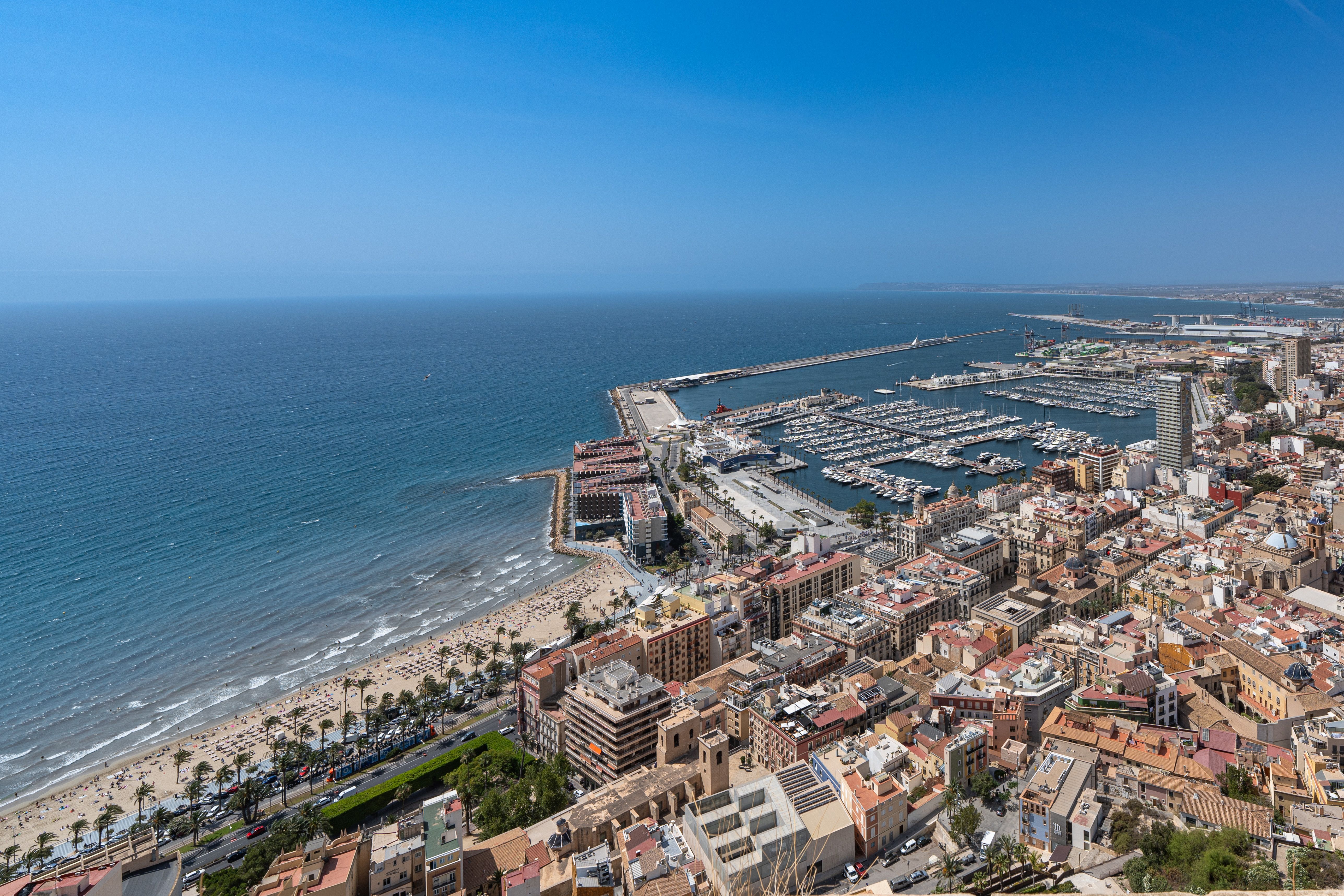 Wonen in Alicante-stad: buurten, kosten en tips