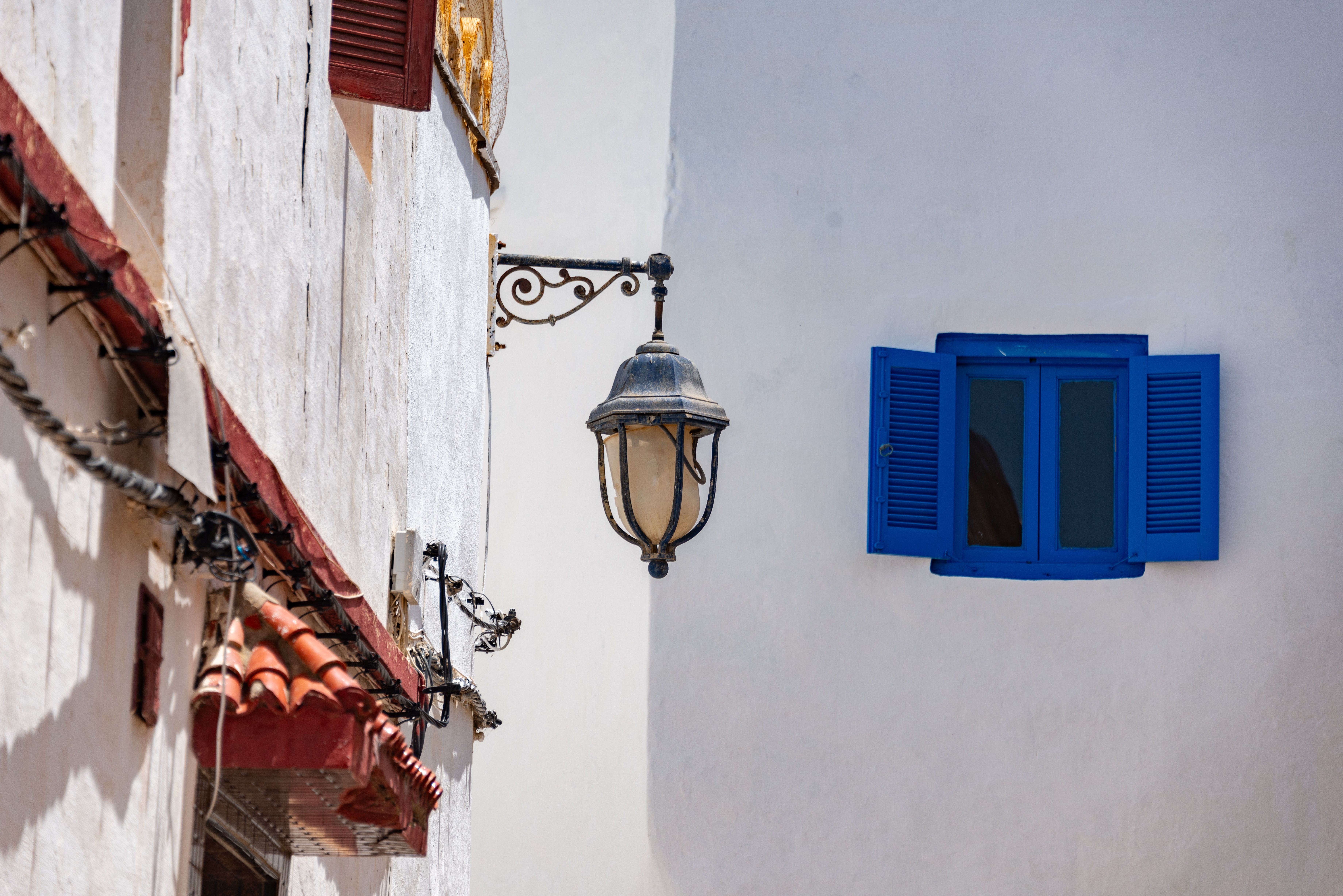 Exterior Painting in Ratcliff — surfaces prepped and cut in by hand