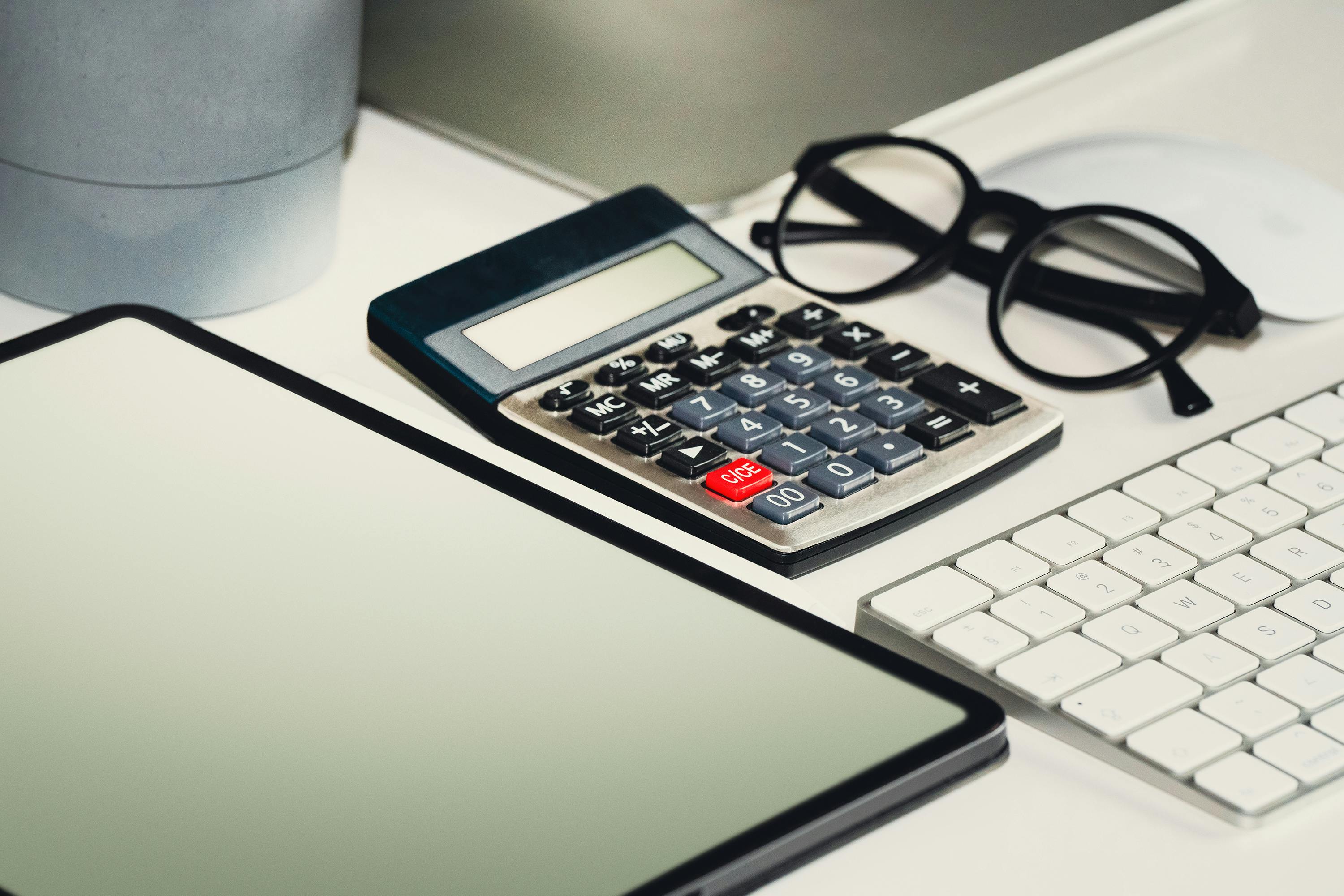 mortgage rates mortgage calculator — Photo by Jakub Zerdzicki on Pexels