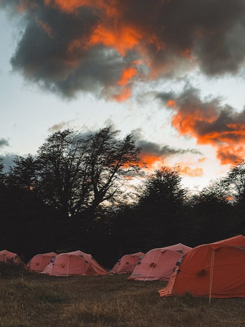 Foto d'estoc gratuïta de a l'aire lliure, acampar, alba