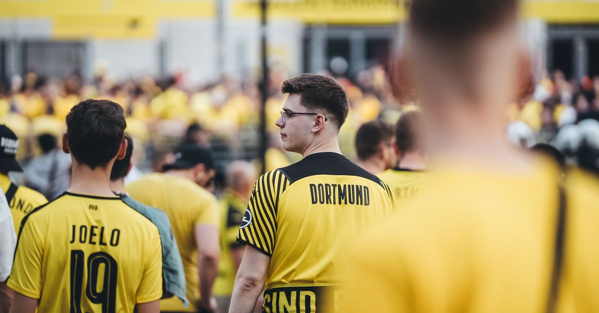 Why does Borussia Dortmund's Yellow Wall exist?