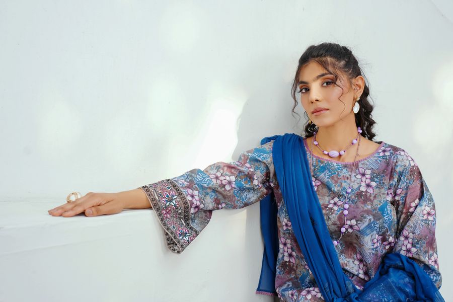 Saffron Daydream eastern outfit
