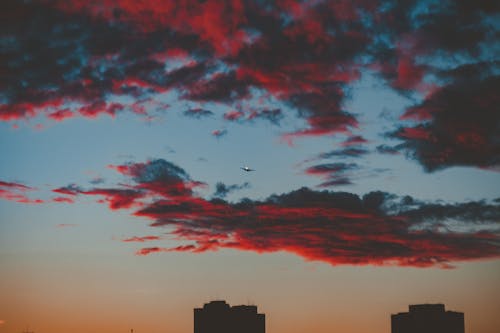 бесплатная Красные и черные облака Стоковое фото