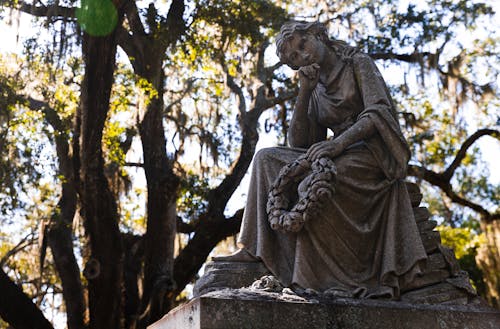 Foto profissional grátis de cemitério, estátua