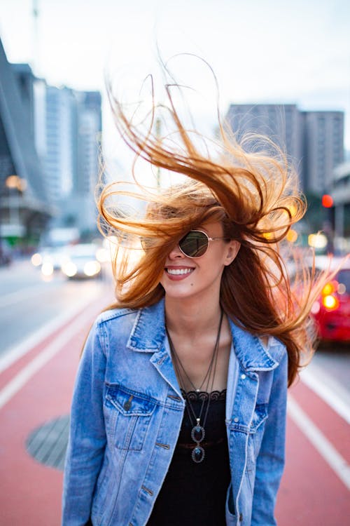 Free Woman Smiling On Selective Focus Photography Stock Photo