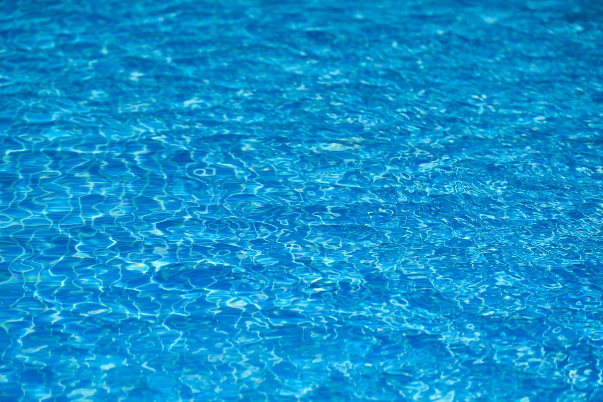 clear blue swimming pool water chemical free