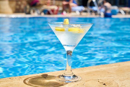 Photo En Gros Plan De Martini Dans Un Verre à Cocktail