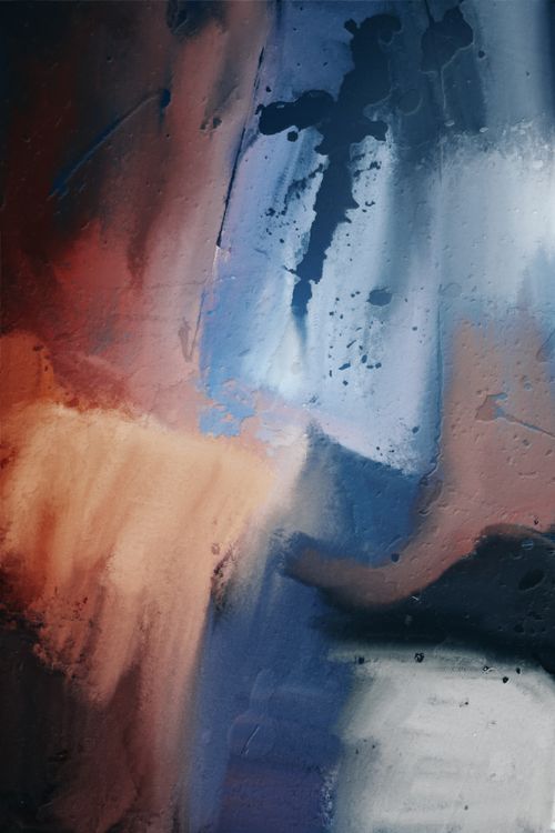 Free Dynamic abstract acrylic art piece with bold, warm hues and textured brushstrokes. Stock Photo