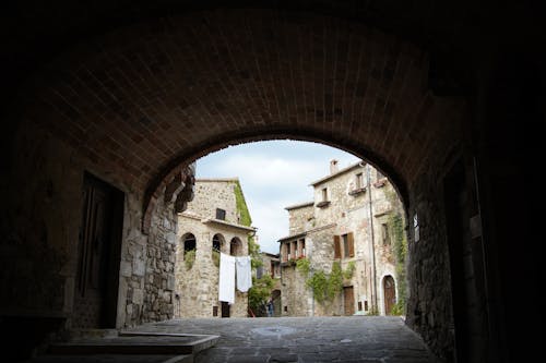 Free stock photo of architettura, borgo, fiori