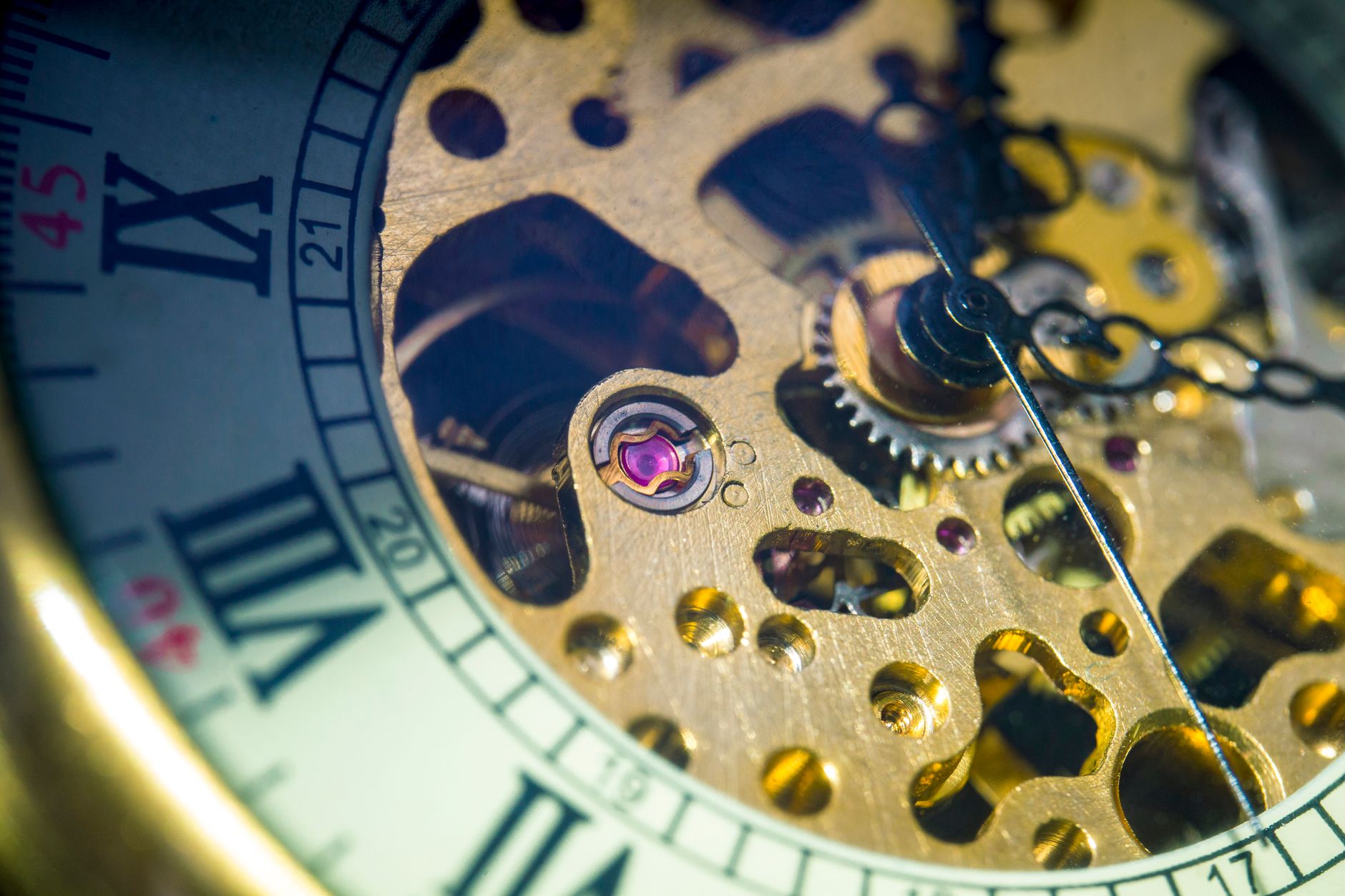 Analyzing the Technical Construction of a Replica Rolex