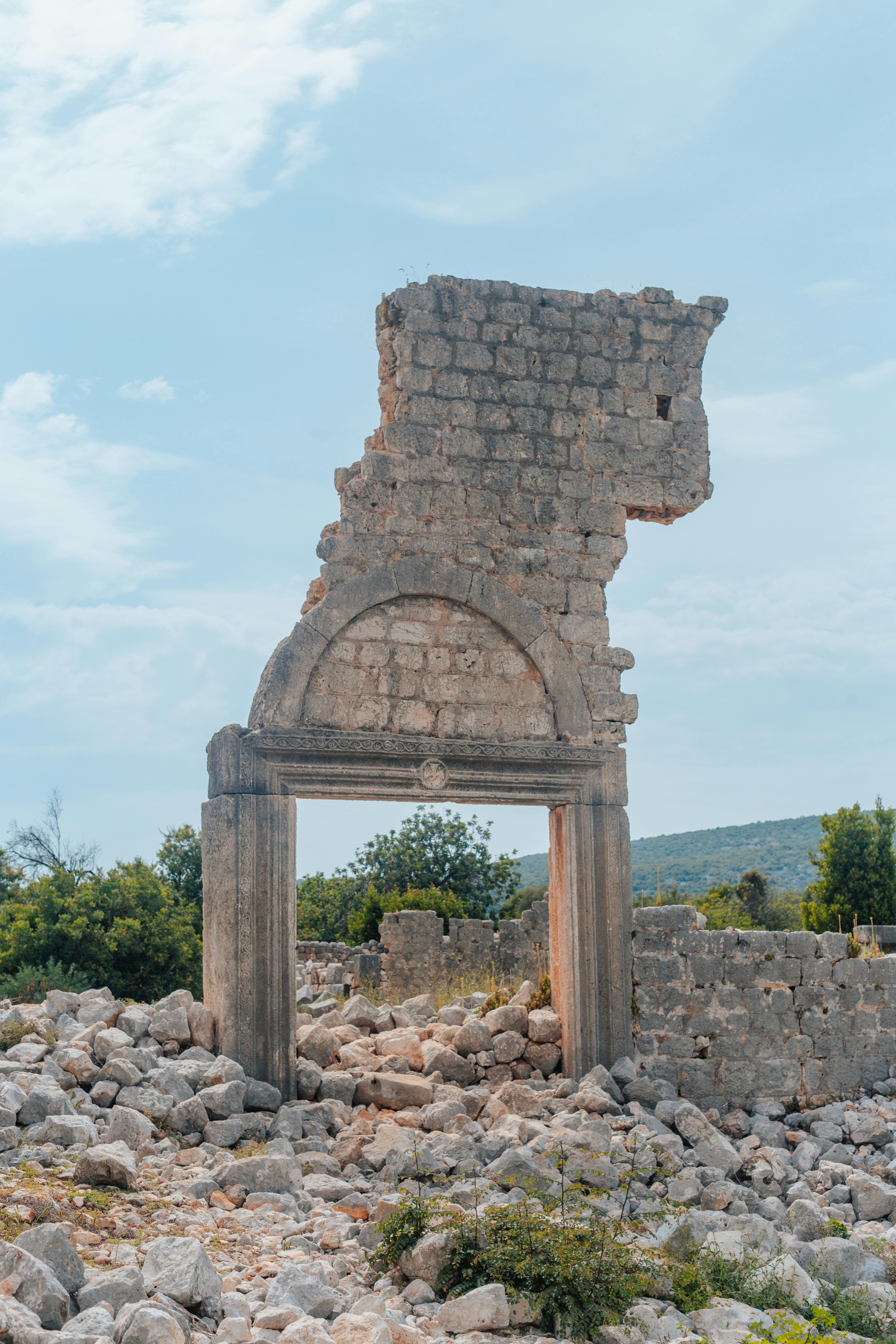 remnants of kanlidivane ancient city