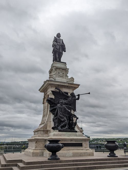 monument in Quebec city 