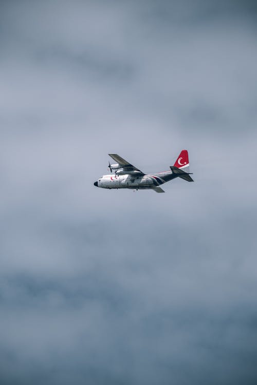 Darmowe zdjęcie z galerii z chmura, helikopter, latanie