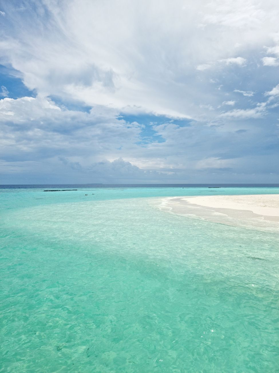 Eleganter Strand & Himmel – Naturmotiv als Hintergrundbild