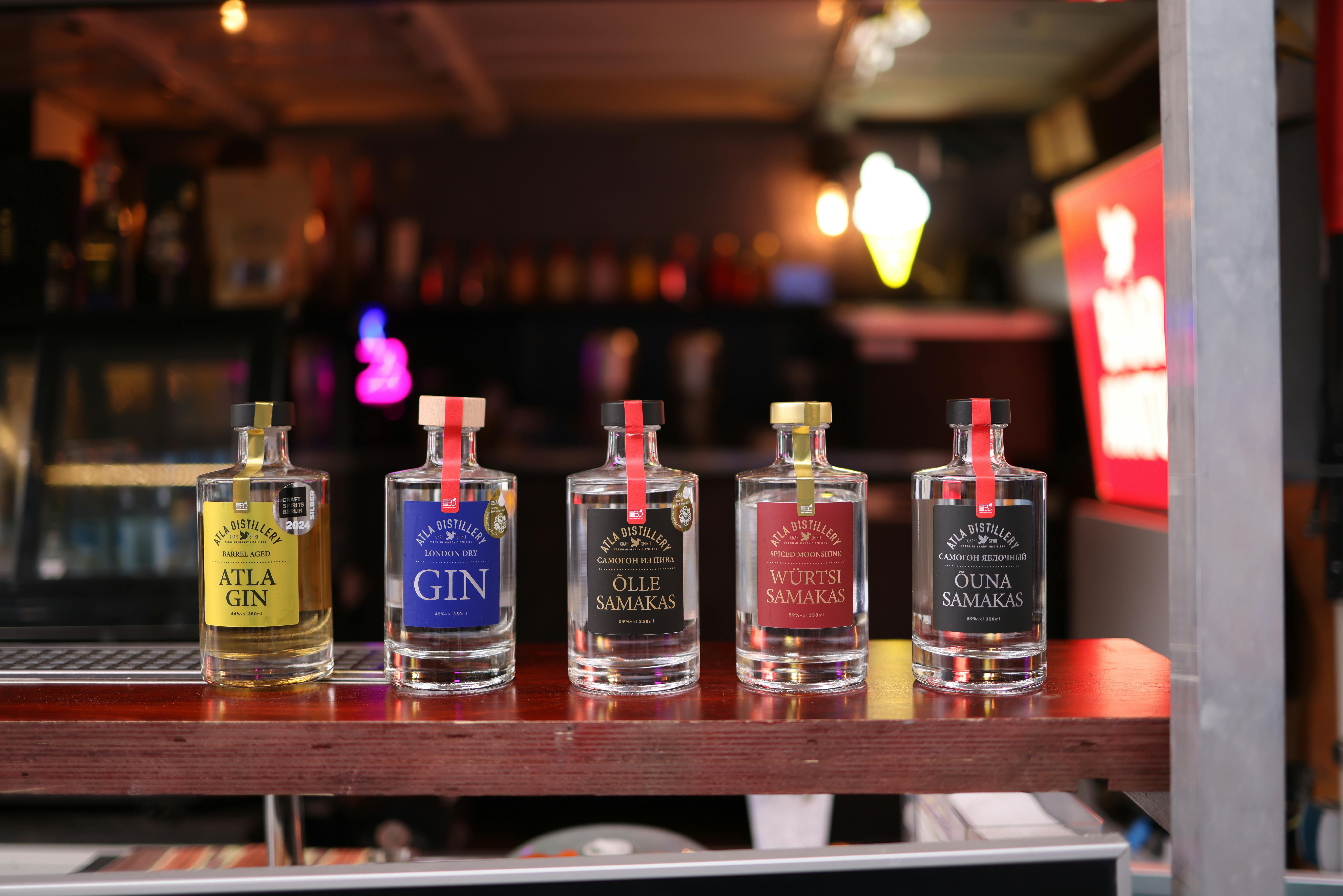 Historia de Ginebra Larios: La Destilería Más Emblemática