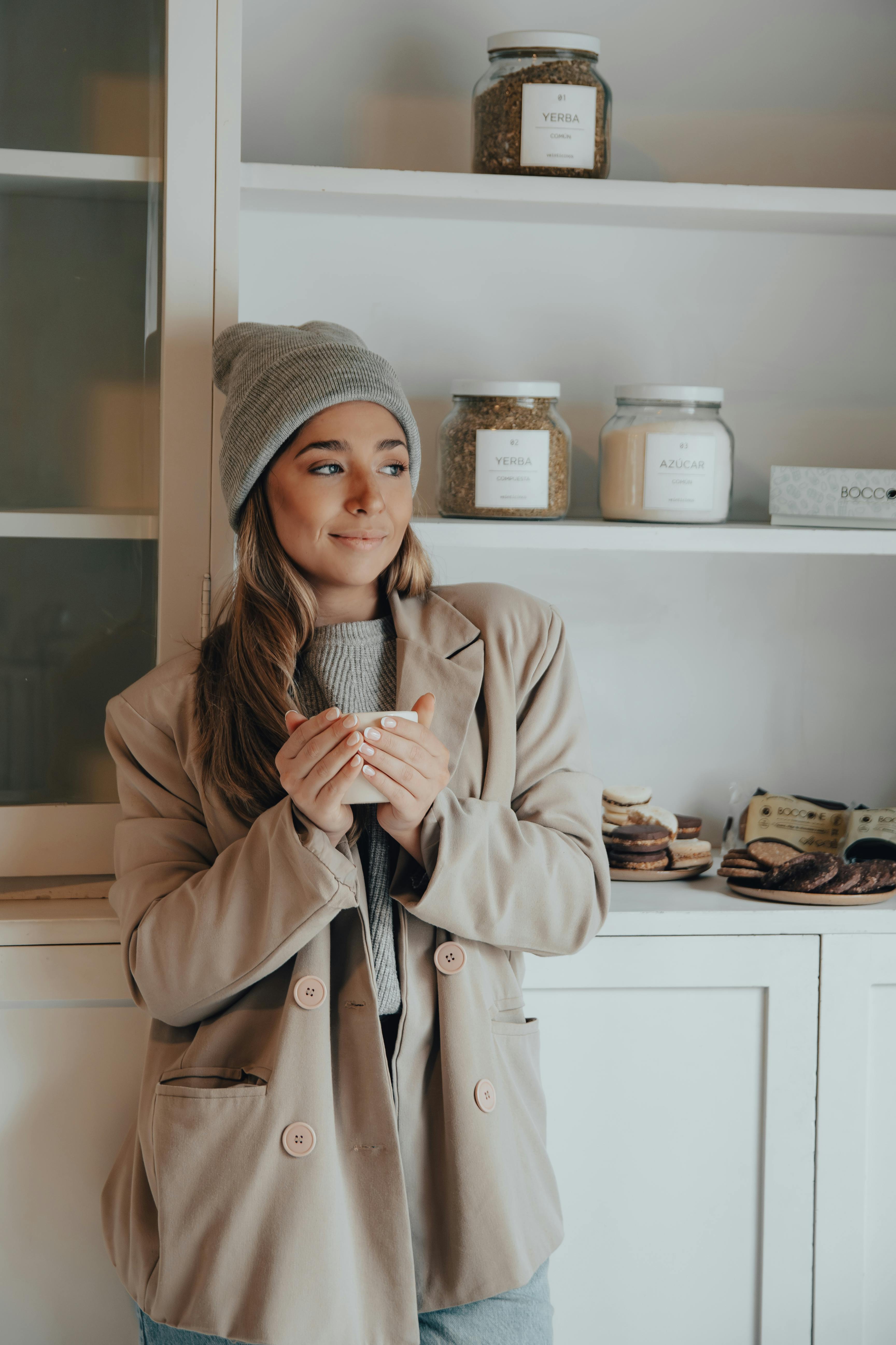 무료 가정 생활, 개인 공간, 겨울 옷의 무료 스톡 사진