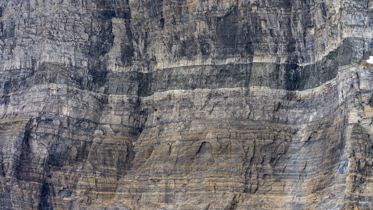 Grey Cliff · Free Stock Photo