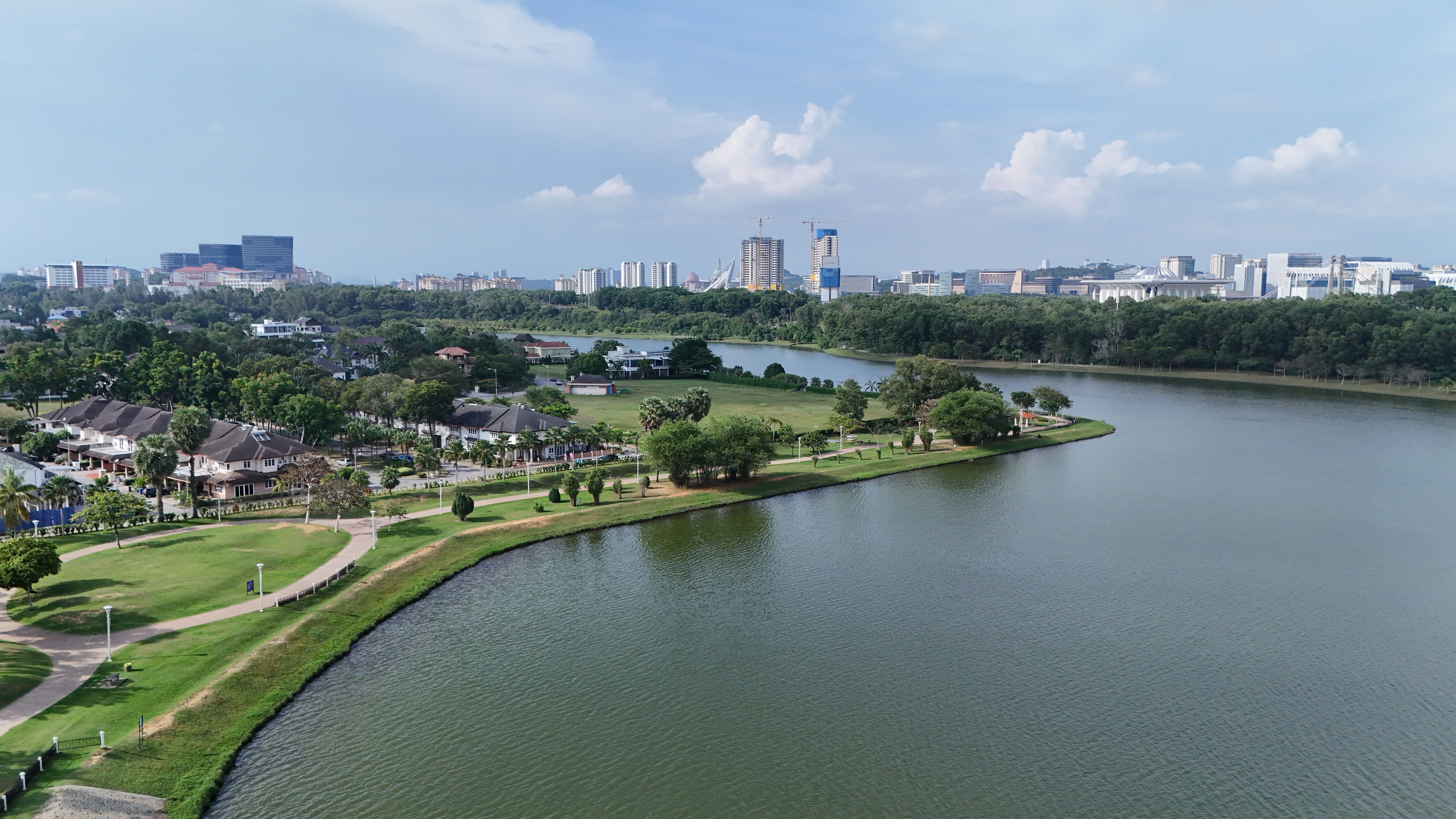 Exploring Cyberjaya Lake Gardens: A Family Guide