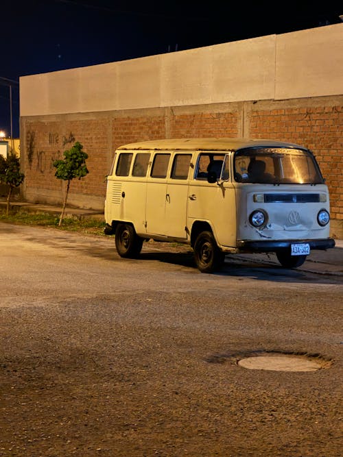 Δωρεάν στοκ φωτογραφιών με παλιομοδίτικο volkswagen, τη νύχτα