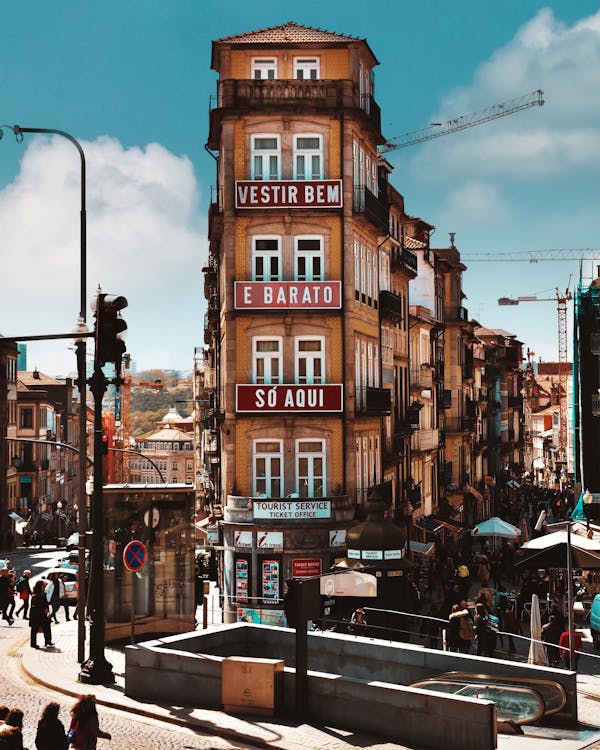 Foto d'estoc gratuïta de a l'aire lliure, arquitectura, bloc de pisos