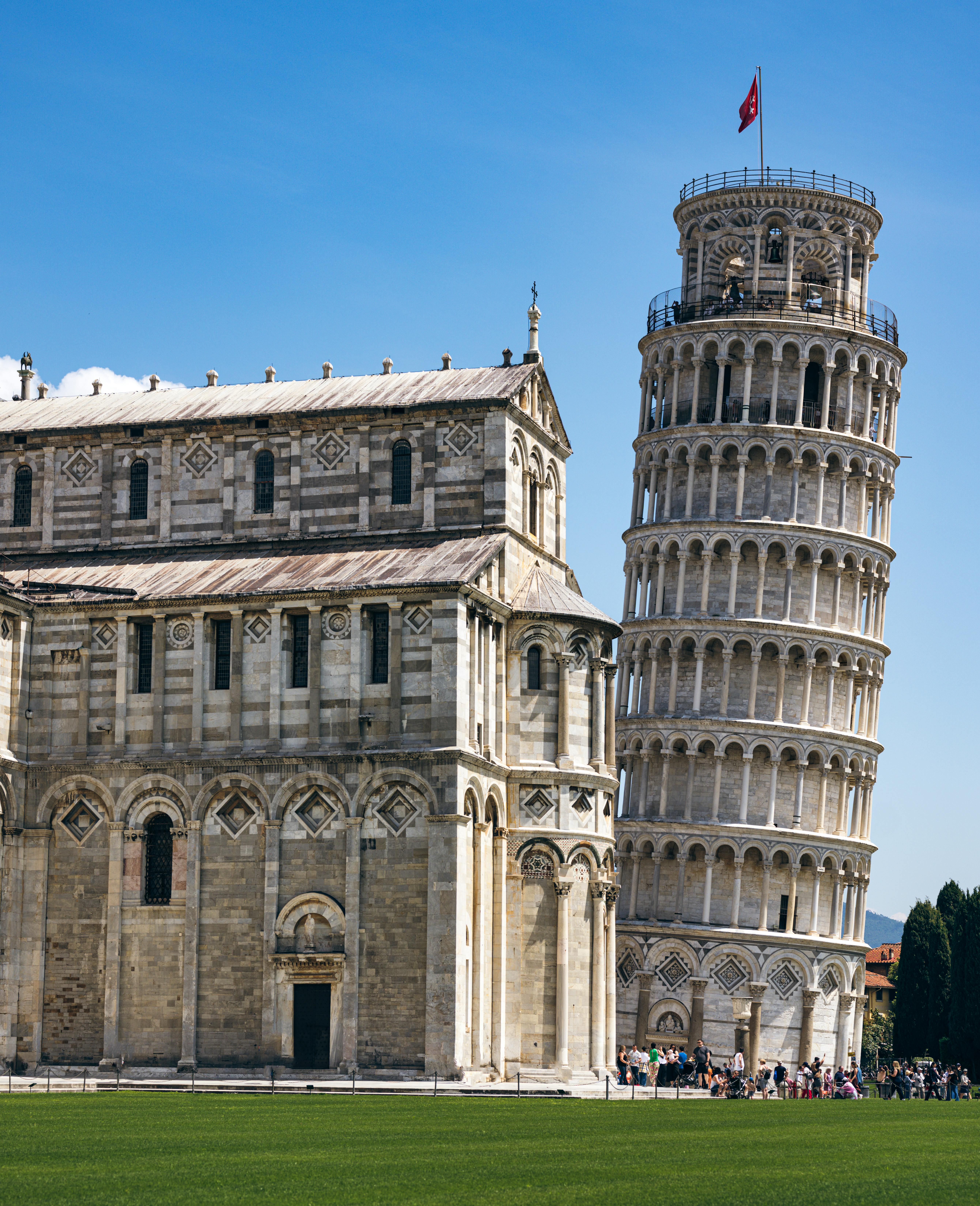 the leaning tower of pisa