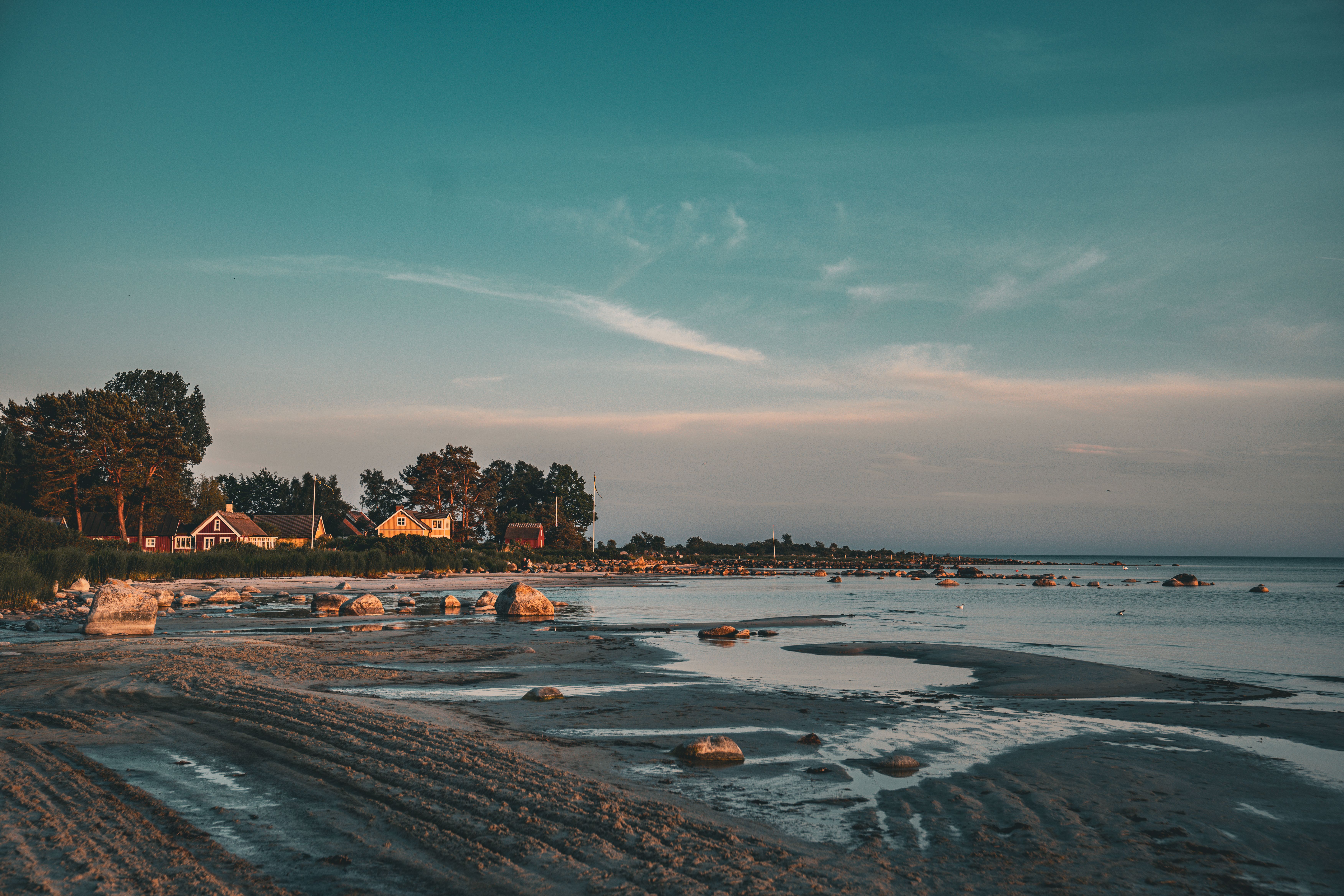 Understanding the Best Times to Book Cheap Travel Offers